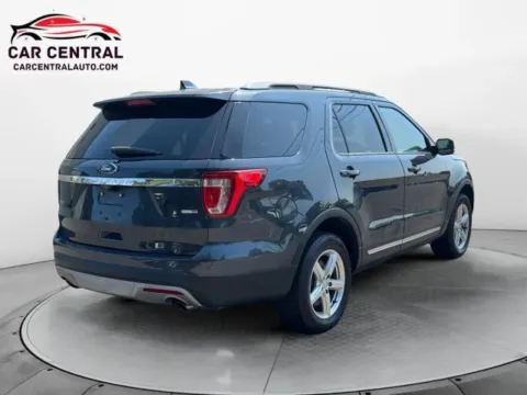 More photos of 2017 Ford Explorer XLT at Car Central Wallingford, CT