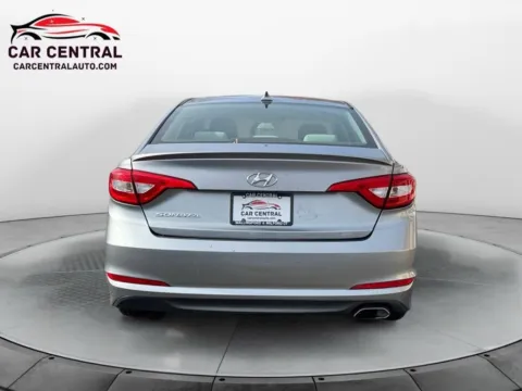 More photos of 2016 Hyundai Sonata at Car Central Wallingford, CT