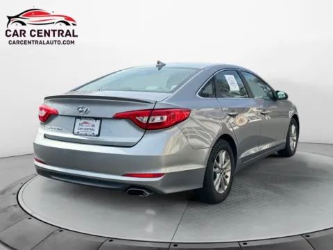 More photos of 2016 Hyundai Sonata at Car Central Wallingford, CT