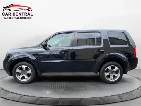 Photos of 2015 Honda Pilot SE Sport Utility 4D for sale in Wallingford, CT at Car Central Wallingford