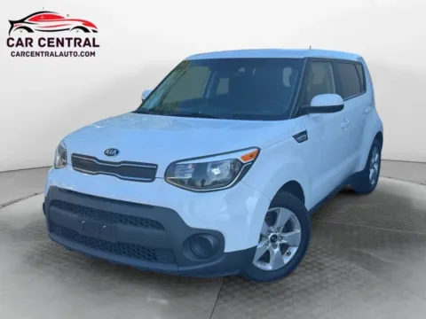 White 2018 Kia Soul Wagon 4D for sale in Wallingford, CT