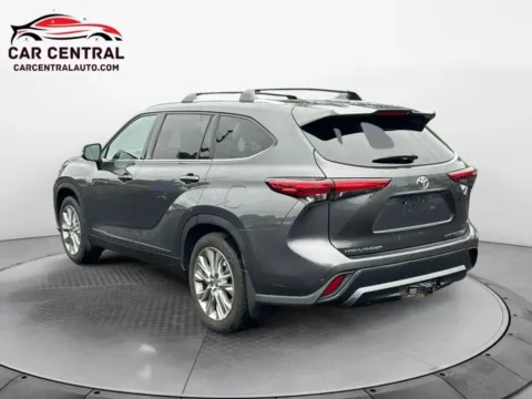 Another view of 2021 Toyota Highlander Limited Sport Utility 4D for sale in Wallingford, CT at Car Central Wallingford