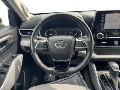 More photos of 2021 Toyota Highlander Limited Sport Utility 4D at Car Central Wallingford, CT