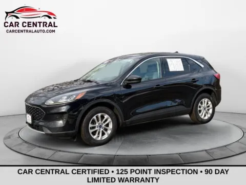 Black 2020 Ford Escape SE for sale in Wallingford, CT