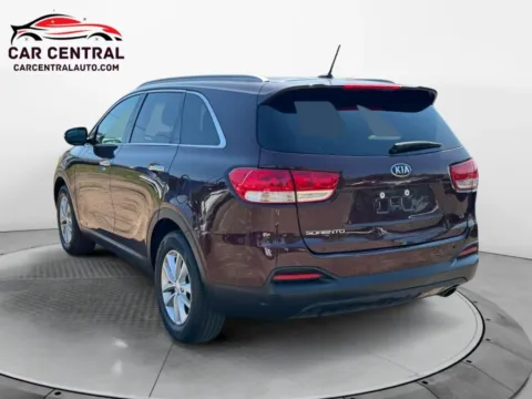 Another view of 2018 Kia Sorento LX Sport Utility 4D for sale in Wallingford, CT at Car Central Wallingford