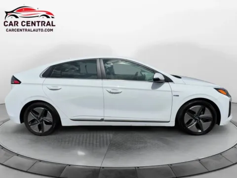 More photos of 2020 Hyundai Ioniq Hybrid SEL Hatchback 4D at Car Central Wallingford, CT