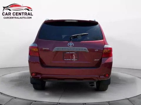 More photos of 2008 Toyota Highlander Sport at Car Central Wallingford, CT