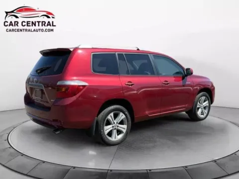 More photos of 2008 Toyota Highlander Sport at Car Central Wallingford, CT