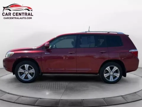 Photos of 2008 Toyota Highlander Sport for sale in Wallingford, CT at Car Central Wallingford
