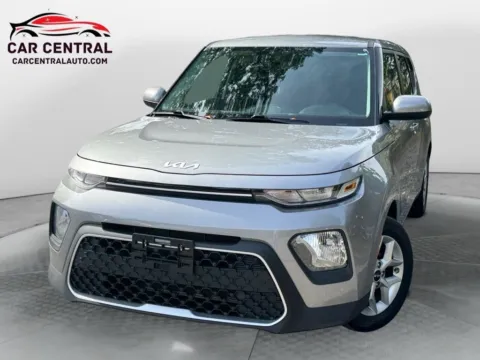 Gray 2022 Kia Soul LX for sale in Wallingford, CT