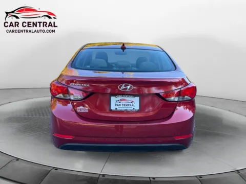 More photos of 2016 Hyundai Elantra SE at Car Central Wallingford, CT