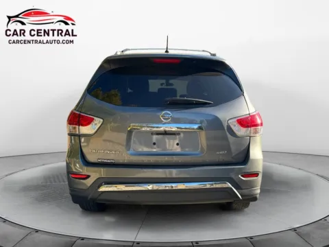 More photos of 2015 Nissan Pathfinder S at Car Central Wallingford, CT
