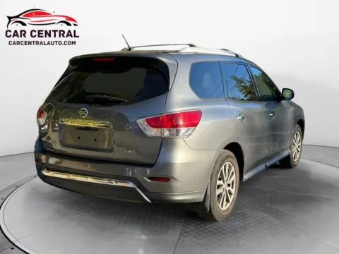 More photos of 2015 Nissan Pathfinder S at Car Central Wallingford, CT