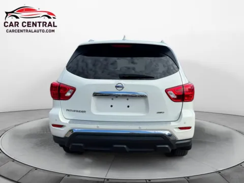 More photos of 2020 Nissan Pathfinder S at Car Central Wallingford, CT
