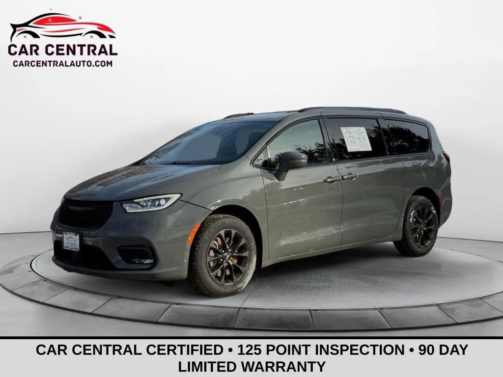 2021 Chrysler Pacifica Touring L's photo