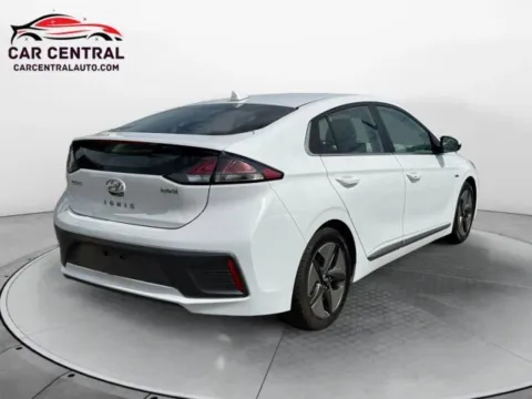 More photos of 2020 Hyundai Ioniq Hybrid SEL at Car Central Wallingford, CT