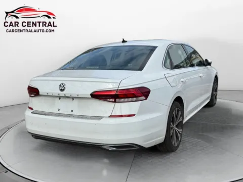 More photos of 2021 Volkswagen Passat 2.0T SE at Car Central Wallingford, CT
