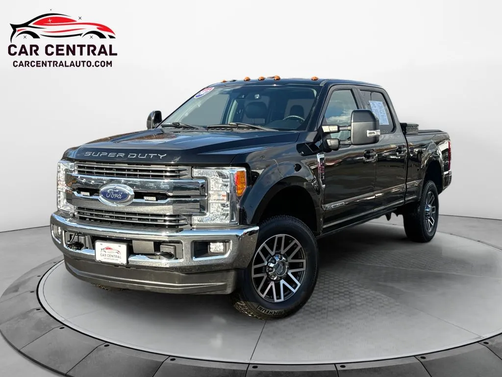 2017 Ford F-250 Super Duty Lariat's photo