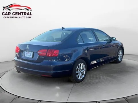 More photos of 2013 Volkswagen Jetta 2.5L SE at Car Central Milford, CT