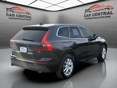 More photos of 2018 Volvo XC60 T5 Momentum at Car Central Milford, CT