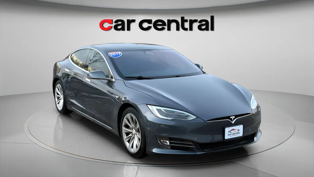 2017 Tesla Model S 90D - Photo 7