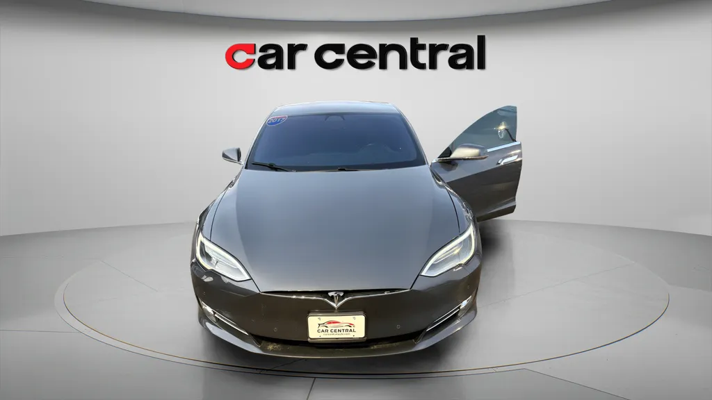2017 Tesla Model S 90D - Photo 9