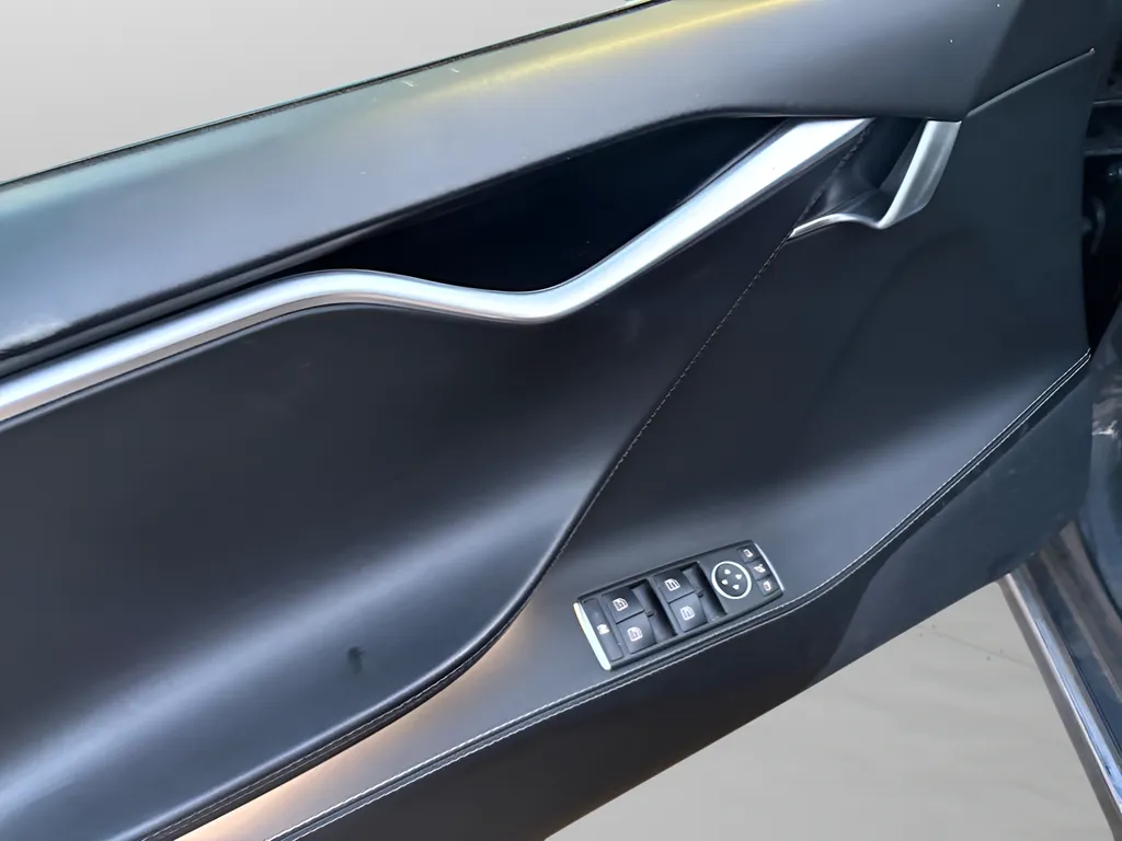 2017 Tesla Model S 90D - Photo 25