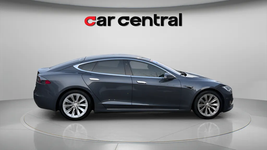 2017 Tesla Model S 90D - Photo 6