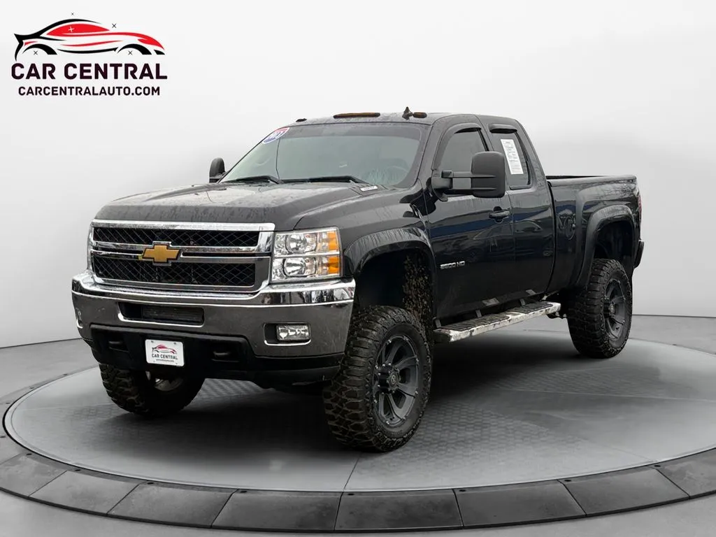 2013 Chevrolet Silverado HD LTZ's photo