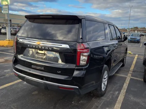More photos of 2021 Chevrolet Suburban LT at Car Central Milford, CT