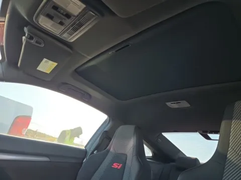 More photos of 2017 Honda Civic Si at Car Central Milford, CT