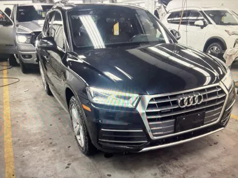 More photos of 2018 Audi Q5 2.0T at Car Central Milford, CT