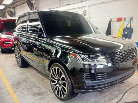 More photos of 2018 Land Rover Range Rover 3.0L V6 Supercharged HSE at Car Central Milford, CT