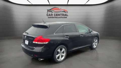 More photos of 2011 Toyota Venza XLE at Car Central Milford, CT