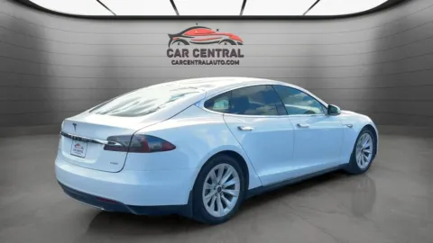 More photos of 2015 Tesla Model S 70D at Car Central Milford, CT