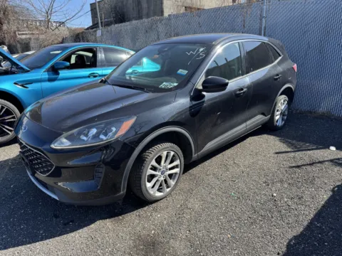 Black 2020 Ford Escape SE for sale in Milford, CT