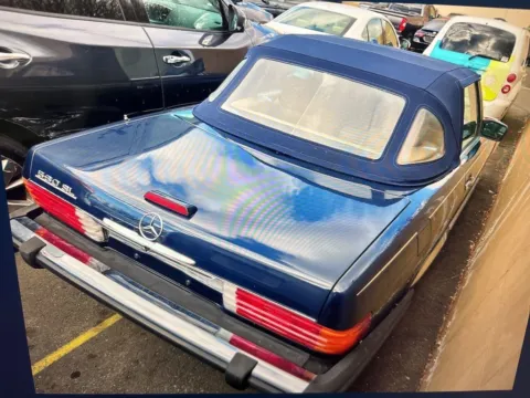 Another view of 1988 Mercedes-Benz 500-Class 560 SL for sale in Milford, CT at Car Central Milford