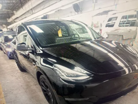 More photos of 2021 Tesla Model Y Long Range at Car Central Milford, CT