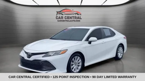 White 2018 Toyota Camry LE for sale in Milford, CT