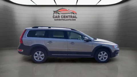 More photos of 2013 Volvo XC70 3.2 Premier at Car Central Milford, CT