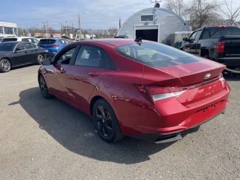 More photos of 2022 Hyundai ELANTRA SEL at Car Central Milford, CT