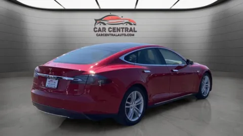 More photos of 2015 Tesla Model S 85D at Car Central Milford, CT