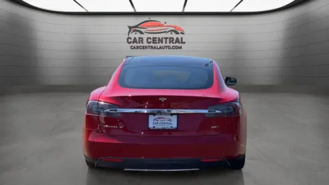 More photos of 2015 Tesla Model S 85D at Car Central Milford, CT