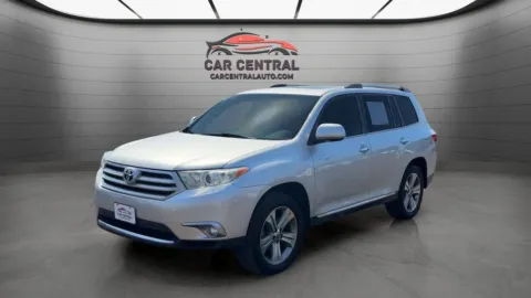 Silver 2011 Toyota Highlander Limited for sale in Milford, CT