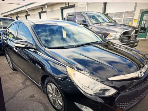 Another view of 2015 Hyundai Sonata Hybrid Limited for sale in Milford, CT at Car Central Milford