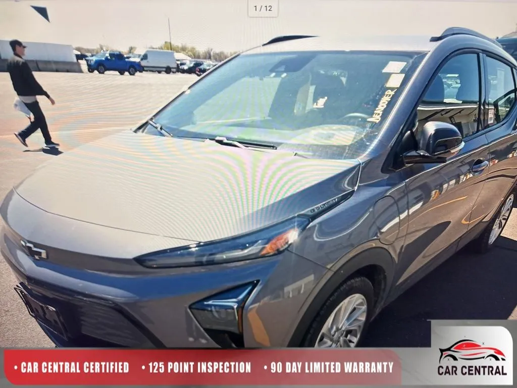 2023 Chevrolet Bolt EUV LT's photo