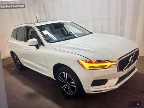 More photos of 2019 Volvo XC60 T6 Momentum at Car Central Milford, CT