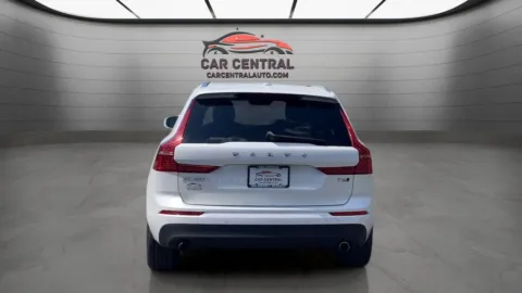 More photos of 2019 Volvo XC60 T6 Momentum at Car Central Milford, CT