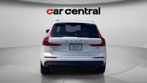 More photos of 2019 Volvo XC60 T6 Momentum at Car Central Milford, CT