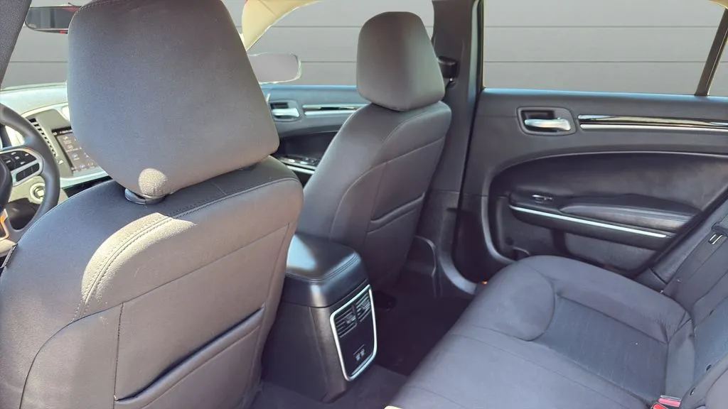 2023 Chrysler 300 Touring - Photo 24